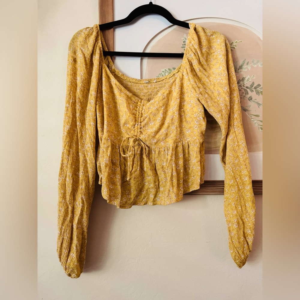 UC-Hollister-Size S/M-Boho-Light Yellow-Floral-Blouse.